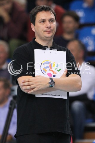  03.10.2014 RZESZOW<br />SIATKOWKA ORLEN LIGA 2014/2015 WOMEN VOLLEYBALL POLAND POLISH ORLENLIGA LEAGUE SEASON 2014/2015<br />MECZ DEVELOPRES SKYRES RZESZOW - CHEMIK POLICE<br />N/Z MARCIN WOJTOWICZ - TRENER ( HEAD COACH ) SYLWETKA <br /> 