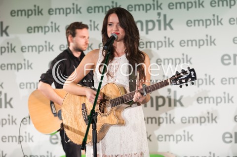  03.10.2014 WARSZAWA<br />SPOTKANIE Z KASIA POPOWSKA W EMPIKU<br />N/Z KASIA POPOWSKA<br /> 