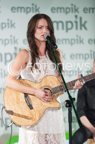  03.10.2014 WARSZAWA<br />SPOTKANIE Z KASIA POPOWSKA W EMPIKU<br />N/Z KASIA POPOWSKA<br /> 