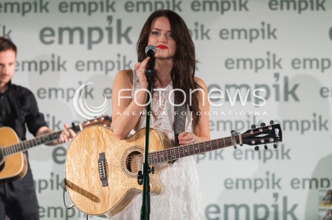  03.10.2014 WARSZAWA<br />SPOTKANIE Z KASIA POPOWSKA W EMPIKU<br />N/Z KASIA POPOWSKA<br /> 