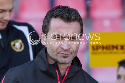  04.10.2014 LODZ PILKA NOZNA POLSKA PIERWSZA LIGA SEZON 2014/2015 FOOTBALL POLISH  WIDZEW LODZ - WISLA PLOCK N/Z TRENER RAFAL PAWLAK SYLWETKA  
