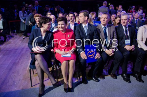  04.10.2014 WARSZAWA WARSZAWSKA KONWENCJA PLATFORMY OBYWATELSKIEJ INAUGURUJACA KAMPANIE WYBORCZA PRZED WYBORAMI SAMORZADOWYMI N/Z PREMIER EWA KOPACZ PREZYDENT WARSZAWY HANNA GRONKIEWICZ WALTZ MINISTER OBRONY NARODOWEJ TOMASZ SIEMONIAK  