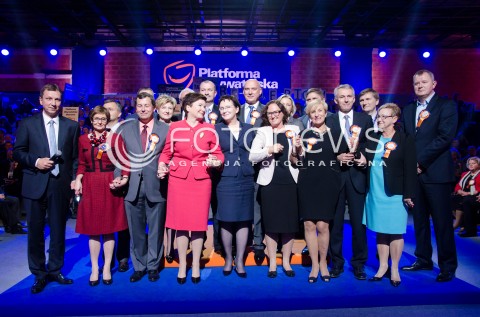  04.10.2014 WARSZAWA WARSZAWSKA KONWENCJA PLATFORMY OBYWATELSKIEJ INAUGURUJACA KAMPANIE WYBORCZA PRZED WYBORAMI SAMORZADOWYMI N/Z PREMIER EWA KOPACZ PREZYDENT WARSZAWY HANNA GRONKIEWICZ WALTZ KANDYDACI DO WYBOROW SAMORZADOWYCH JEDYNKI   