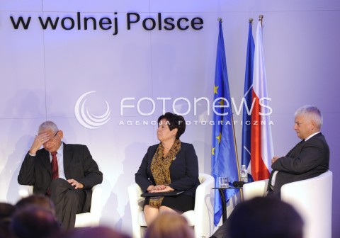  08.10.2014 WARSZAWA<br />SEMINARIUM 25 LAT POLSKIEJ ARMII W WOLNEJ POLSCE<br />N/Z LUDWIK DORN ROBERT GNIAZDOWSKI RENATA BUTRYN<br /> 