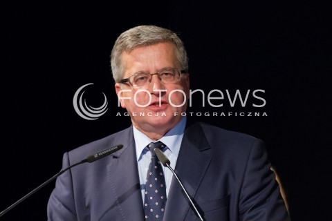  10.10.2014 LODZ WIZYTA PREZYDENTA RP W LODZI Z OKAZJI INAUGURACJI ROKU AKADEMICKIEGO WYDZIALU MEDYCZNEGO UNIWERSYTETU LODZKIEGO N/Z BRONISLAW KOMOROWSKI SYLWETKA  