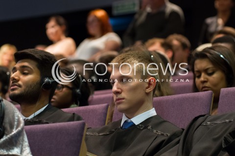  10.10.2014 LODZ WIZYTA PREZYDENTA RP W LODZI Z OKAZJI INAUGURACJI ROKU AKADEMICKIEGO WYDZIALU MEDYCZNEGO UNIWERSYTETU LODZKIEGO N/Z STUDENCI  