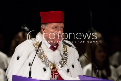  10.10.2014 LODZ WIZYTA PREZYDENTA RP W LODZI Z OKAZJI INAUGURACJI ROKU AKADEMICKIEGO WYDZIALU MEDYCZNEGO UNIWERSYTETU LODZKIEGO N/Z REKTOR PAWEL GORSKI SYLWETKA  