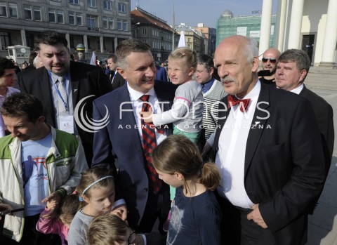  11.10.2014 WARSZAWA<br />MARSZ WOLNOSCI I SUWERENNOSCI KNP<br />N/Z JANUSZ KORWIN MIKKE PRZEMYSLAW WIPLER<br /> 