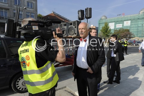  11.10.2014 WARSZAWA<br />MARSZ WOLNOSCI I SUWERENNOSCI KNP<br />N/Z JANUSZ KORWIN MIKKE<br /> 