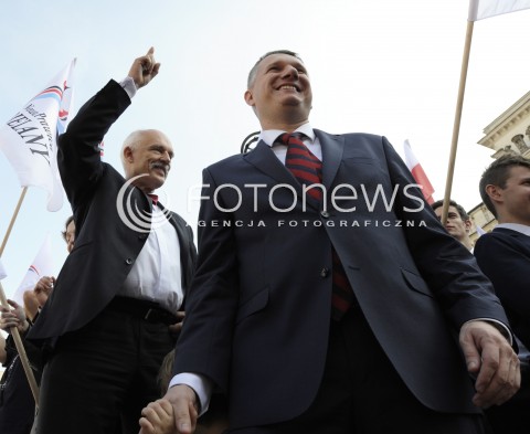  11.10.2014 WARSZAWA<br />MARSZ WOLNOSCI I SUWERENNOSCI KNP<br />N/Z JANUSZ KORWIN MIKKE PRZEMYSLAW WIPLER<br /> 