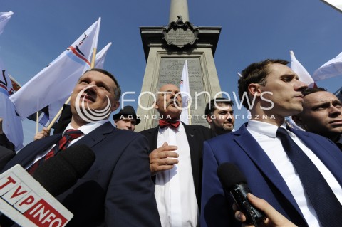  11.10.2014 WARSZAWA<br />MARSZ WOLNOSCI I SUWERENNOSCI KNP<br />N/Z JANUSZ KORWIN MIKKE PRZEMYSLAW WIPLER<br /> 