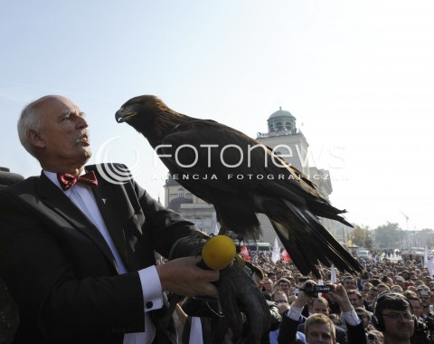  11.10.2014 WARSZAWA<br />MARSZ WOLNOSCI I SUWERENNOSCI KNP<br />N/Z JANUSZ KORWIN MIKKE<br /> 