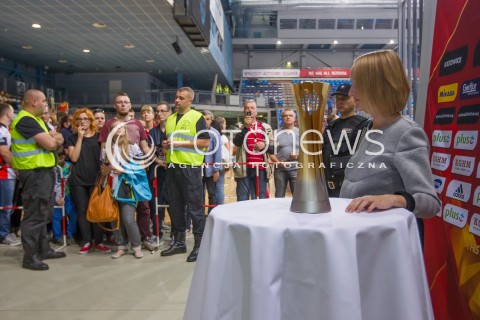  11.10.2014 RZESZOW<br />SIATKOWKA PLUSLIGA 2014/2015 MEN VOLLEYBALL POLAND POLISH PLUS LIGA LEAGUE SEASON 2014/2015<br />MECZ ASSECO RESOVIA - BBTS BIELSKO - BIALA<br />PREZENTACJA PUCHARU MISTRZOSTW SWIATA 2014 KTORY ZDOBYLA REPREZENTACJA POLSKI<br />N/Z PUCHAR<br /> 