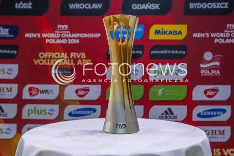  11.10.2014 RZESZOW<br />SIATKOWKA PLUSLIGA 2014/2015 MEN VOLLEYBALL POLAND POLISH PLUS LIGA LEAGUE SEASON 2014/2015<br />MECZ ASSECO RESOVIA - BBTS BIELSKO - BIALA<br />PREZENTACJA PUCHARU MISTRZOSTW SWIATA 2014 KTORY ZDOBYLA REPREZENTACJA POLSKI<br />N/Z PUCHAR<br /> 