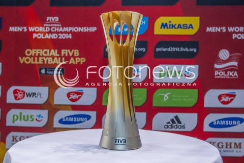  11.10.2014 RZESZOW<br />SIATKOWKA PLUSLIGA 2014/2015 MEN VOLLEYBALL POLAND POLISH PLUS LIGA LEAGUE SEASON 2014/2015<br />MECZ ASSECO RESOVIA - BBTS BIELSKO - BIALA<br />PREZENTACJA PUCHARU MISTRZOSTW SWIATA 2014 KTORY ZDOBYLA REPREZENTACJA POLSKI<br />N/Z PUCHAR<br /> 