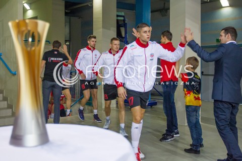  11.10.2014 RZESZOW<br />SIATKOWKA PLUSLIGA 2014/2015 MEN VOLLEYBALL POLAND POLISH PLUS LIGA LEAGUE SEASON 2014/2015<br />MECZ ASSECO RESOVIA - BBTS BIELSKO - BIALA<br />PREZENTACJA PUCHARU MISTRZOSTW SWIATA 2014 KTORY ZDOBYLA REPREZENTACJA POLSKI<br />N/Z PUCHAR SIATKARZE ASSECO RESOVII NIKOLAY PENCZEV <br /> 