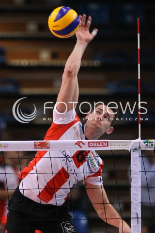  11.10.2014 RZESZOW<br />SIATKOWKA PLUSLIGA 2014/2015 MEN VOLLEYBALL POLAND POLISH PLUS LIGA LEAGUE SEASON 2014/2015<br />MECZ ASSECO RESOVIA - BBTS BIELSKO - BIALA<br />N/Z DAWID KONARSKI SYLWETKA ATAK<br /> 