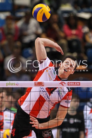  11.10.2014 RZESZOW<br />SIATKOWKA PLUSLIGA 2014/2015 MEN VOLLEYBALL POLAND POLISH PLUS LIGA LEAGUE SEASON 2014/2015<br />MECZ ASSECO RESOVIA - BBTS BIELSKO - BIALA<br />N/Z RAFAL BUSZEK SYLWETKA ATAK<br /> 