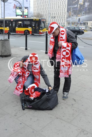  14.10.2014 WARSZAWA<br />KIBICE W WARSZAWIE PRZED MECZEM POLSKA - SZKOCJA<br />N/Z KIBICE POLACY<br /> 