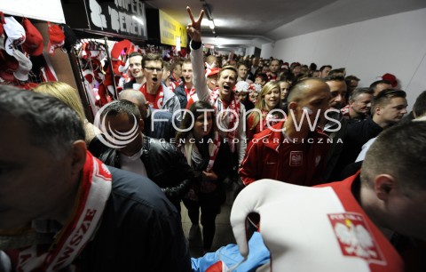  14.10.2014 WARSZAWA<br />KIBICE W WARSZAWIE PRZED MECZEM POLSKA - SZKOCJA<br />N/Z KIBICE<br /> 