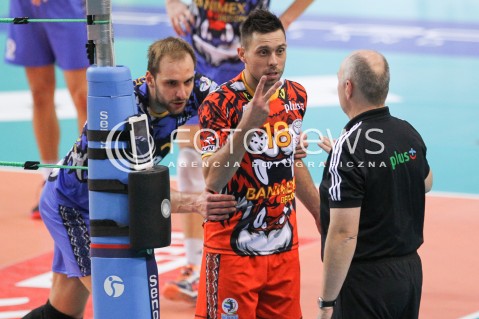  15.10.2014 RZESZOW<br />SIATKOWKA PLUSLIGA 2014/2015 MEN VOLLEYBALL POLAND POLISH PLUS LIGA LEAGUE SEASON 2014/2015<br />MECZ ASSECO RESOVIA - MKS BANIMEX BEDZIN<br />N/Z ROBERT MILCZAREK SEDZIA MILOSZ HEBDA ZLOSC EMOCJE ZOLTA KARTKA<br /> 