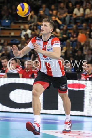  18.10.2014 RZESZOW<br />SIATKOWKA PLUSLIGA 2014/2015 MEN VOLLEYBALL POLAND POLISH PLUS LIGA LEAGUE SEASON 2014/2015<br />MECZ ASSECO RESOVIA - JASTRZEBSKI WEGIEL<br />N/Z PIOTR NOWAKOWSKI SYLWETKA <br /> 