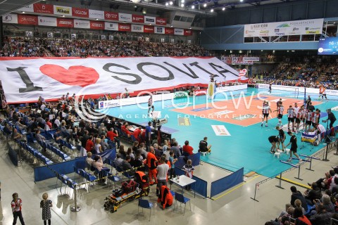  18.10.2014 RZESZOW<br />SIATKOWKA PLUSLIGA 2014/2015 MEN VOLLEYBALL POLAND POLISH PLUS LIGA LEAGUE SEASON 2014/2015<br />MECZ ASSECO RESOVIA - JASTRZEBSKI WEGIEL<br />N/Z I LOVE SOVIA TRANSPARENT SEKTOROWKA FLAGA DOPING EMOCJE KIBICE HALA WIDOK VIEW<br /> 