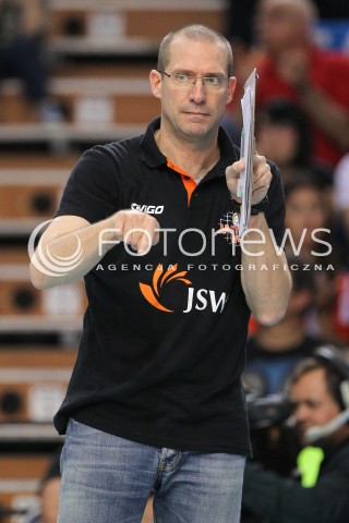  18.10.2014 RZESZOW<br />SIATKOWKA PLUSLIGA 2014/2015 MEN VOLLEYBALL POLAND POLISH PLUS LIGA LEAGUE SEASON 2014/2015<br />MECZ ASSECO RESOVIA - JASTRZEBSKI WEGIEL<br />N/Z ROBERTO PIAZZA - TRENER ( HEAD COACH ) SYLWETKA <br /> 