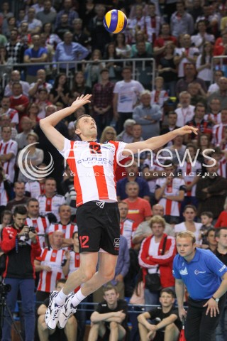  18.10.2014 RZESZOW<br />SIATKOWKA PLUSLIGA 2014/2015 MEN VOLLEYBALL POLAND POLISH PLUS LIGA LEAGUE SEASON 2014/2015<br />MECZ ASSECO RESOVIA - JASTRZEBSKI WEGIEL<br />N/Z LUKASZ PERLOWSKI SYLWETKA <br /> 