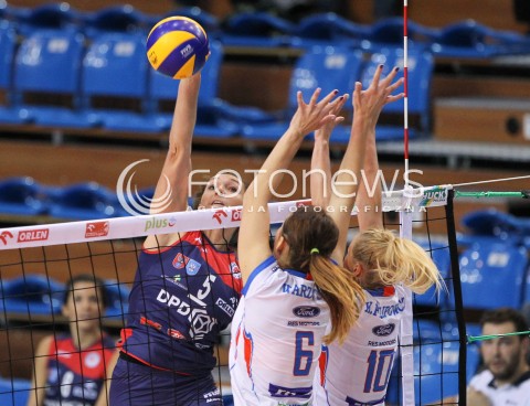  23.10.2014 RZESZOW<br />SIATKOWKA ORLEN LIGA 2014/2015 WOMEN VOLLEYBALL POLAND POLISH ORLENLIGA LEAGUE SEASON 2014/2015<br />MECZ DEVELOPRES SKYRES RZESZOW - SK BANK LEGIONOVIA LEGIONOWO<br />N/Z MAGDALENA PIATEK <br /> 