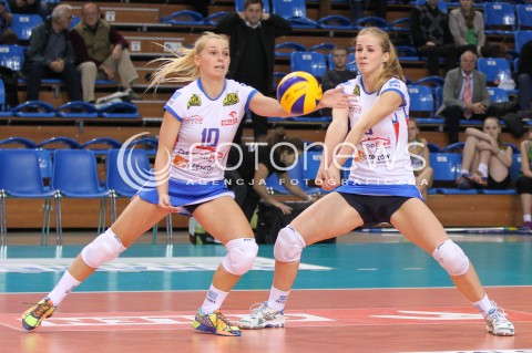  23.10.2014 RZESZOW<br />SIATKOWKA ORLEN LIGA 2014/2015 WOMEN VOLLEYBALL POLAND POLISH ORLENLIGA LEAGUE SEASON 2014/2015<br />MECZ DEVELOPRES SKYRES RZESZOW - SK BANK LEGIONOVIA LEGIONOWO<br />N/Z EMILIA MUCHA KAROLINA FILIPOWICZ <br /> 