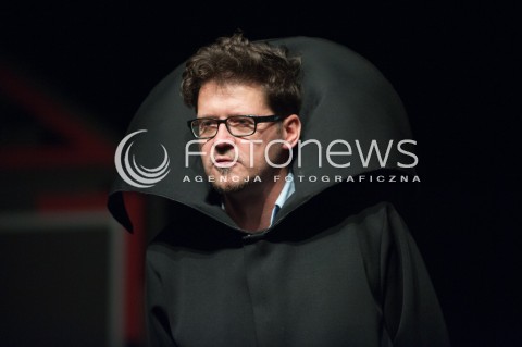  23.10.2014 WARSZAWA TEATR SYRENA<br />PROBA MEADIALNA SPEKTAKLU MAKABERSKI<br />N/Z WOJCIECH MALAJKAT<br /> 