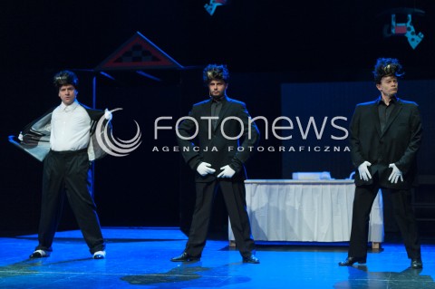  23.10.2014 WARSZAWA TEATR SYRENA<br />PROBA MEADIALNA SPEKTAKLU MAKABERSKI<br />N/Z  BARTOSZ PORCZYK KRZYSZTOF SZCZEPANIAK MICHAL CZADERNA<br /> 