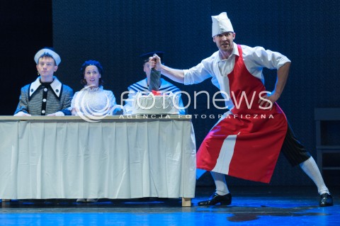  23.10.2014 WARSZAWA TEATR SYRENA<br />PROBA MEADIALNA SPEKTAKLU MAKABERSKI<br />N/Z KRZYSZTOF SZCZEPANIAK JOLANTA FRASZYNSKA PRZEMYSLAW GLAPINSKI BARTOSZ PORCZYK<br /> 