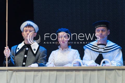  23.10.2014 WARSZAWA TEATR SYRENA<br />PROBA MEADIALNA SPEKTAKLU MAKABERSKI<br />N/Z KRZYSZTOF SZCZEPANIAK JOLANTA FRASZYNSKA PRZEMYSLAW GLAPINSKI<br /> 