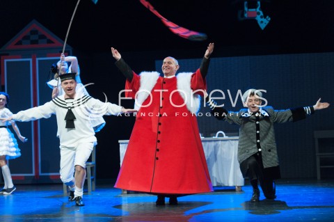  23.10.2014 WARSZAWA TEATR SYRENA<br />PROBA MEADIALNA SPEKTAKLU MAKABERSKI<br />N/Z PRZEMYSLAW GLAPINSKI KRZYSZTOF DRACZ KRZYSZTOF SZCZEPANIAK<br /> 