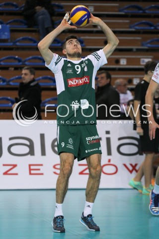  25.10.2014 RZESZOW<br />SIATKOWKA PLUSLIGA 2014/2015 MEN VOLLEYBALL POLAND POLISH PLUS LIGA LEAGUE SEASON 2014/2015<br />MECZ ASSECO RESOVIA - INDYKPOL AZS OLSZTYN<br />N/Z PAWEL ADAMAJTIS SYLWETKA <br /> 