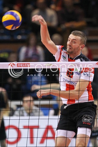 25.10.2014 RZESZOW<br />SIATKOWKA PLUSLIGA 2014/2015 MEN VOLLEYBALL POLAND POLISH PLUS LIGA LEAGUE SEASON 2014/2015<br />MECZ ASSECO RESOVIA - INDYKPOL AZS OLSZTYN<br />N/Z LUKASZ PERLOWSKI SYLWETKA ATAK<br /> 