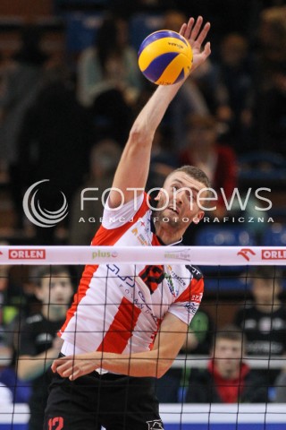  25.10.2014 RZESZOW<br />SIATKOWKA PLUSLIGA 2014/2015 MEN VOLLEYBALL POLAND POLISH PLUS LIGA LEAGUE SEASON 2014/2015<br />MECZ ASSECO RESOVIA - INDYKPOL AZS OLSZTYN<br />N/Z LUKASZ PERLOWSKI SYLWETKA ATAK<br /> 