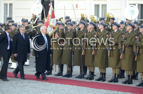  28.10.2014 WARSZAWA <br />
WIZYTA PREZYDENTA IZRAELA W POLSCE <br />
N/Z PRZYWITANIE PREZYDENT RP BRONISLAW KOMOROWSKI PREZYDENT IZRAELA REUWEN RIWLIN<br />
 