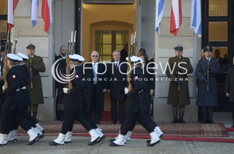  28.10.2014 WARSZAWA <br />
WIZYTA PREZYDENTA IZRAELA W POLSCE <br />
N/Z PRZYWITANIE PREZYDENT RP BRONISLAW KOMOROWSKI PREZYDENT IZRAELA REUWEN RIWLIN<br />
 