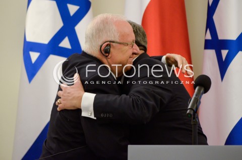  28.10.2014 WARSZAWA WIZYTA PREZYDENTA IZRAELA W POLSCE N/Z OSWIADCZENIA PREZYDENT RP BRONISLAW KOMOROWSKI PREZYDENT IZRAELA REUWEN RIWLIN  