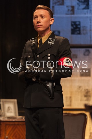  03.11.2014 WARSZAWA TEATR POLONIA<br />PROBA MEDIALNA SPEKTAKLU KOLACJA KANIBALI<br />N/Z RAFAL MOHR<br /> 