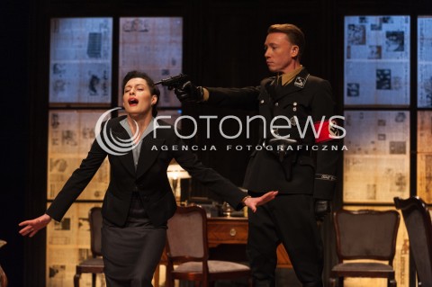  03.11.2014 WARSZAWA TEATR POLONIA<br />PROBA MEDIALNA SPEKTAKLU KOLACJA KANIBALI<br />N/Z JUSTYNA GRZYBEK RAFAL MOHR<br /> 