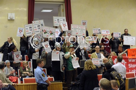  06.11.2014 WARSZAWA<br />OSTATNIA SESJA RADY WARSZAWY<br />N/Z PROTESTUJACY<br /> 