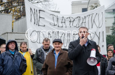  07.11.2014 WARSZAWA PRZEDSIEBIORCY MANIFESTUJA POD SEJMEM N/Z PROTEST PRZEMYSLAW WIPLER   