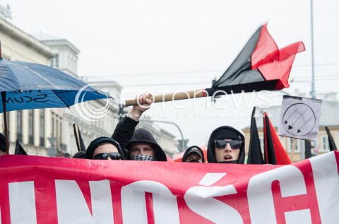  08.11.2014 WARSZAWA ANTYFASZYSTOWSKA MANIFESTACJA RAZEM PRZECIWKO NACJONALIZMOWI W WARSZAWIE N/Z MANIFESTACJA UCZESTNICY ANTIFA  