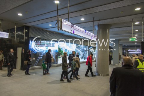  09.11.2014 WARSZAWA <br />DZIEN OTWARTY DLA LUDZI W NOWO POWSTALEJ II LINII STACJI METRA SWIETOKRZYSKA <br />N/Z ZWIEDZANIE STACJA SWIETOKRZYSKA <br /> 