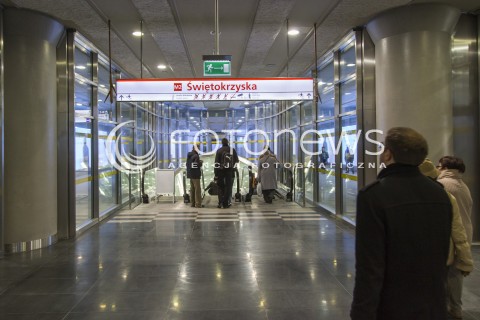  09.11.2014 WARSZAWA <br />DZIEN OTWARTY DLA LUDZI W NOWO POWSTALEJ II LINII STACJI METRA SWIETOKRZYSKA <br />N/Z ZWIEDZANIE STACJA SWIETOKRZYSKA <br /> 