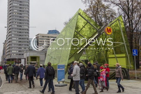  09.11.2014 WARSZAWA <br />DZIEN OTWARTY DLA LUDZI W NOWO POWSTALEJ II LINII STACJI METRA SWIETOKRZYSKA <br />N/Z ZWIEDZANIE STACJA SWIETOKRZYSKA WEJSCIE<br /> 